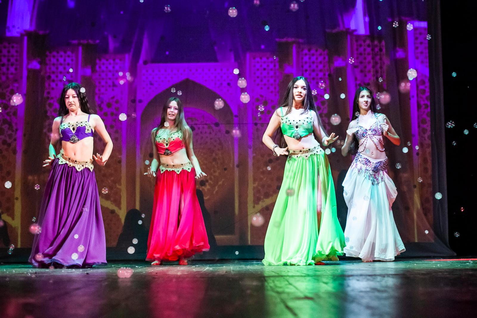 Format de show international Azur Dance Studio pentru public mixt